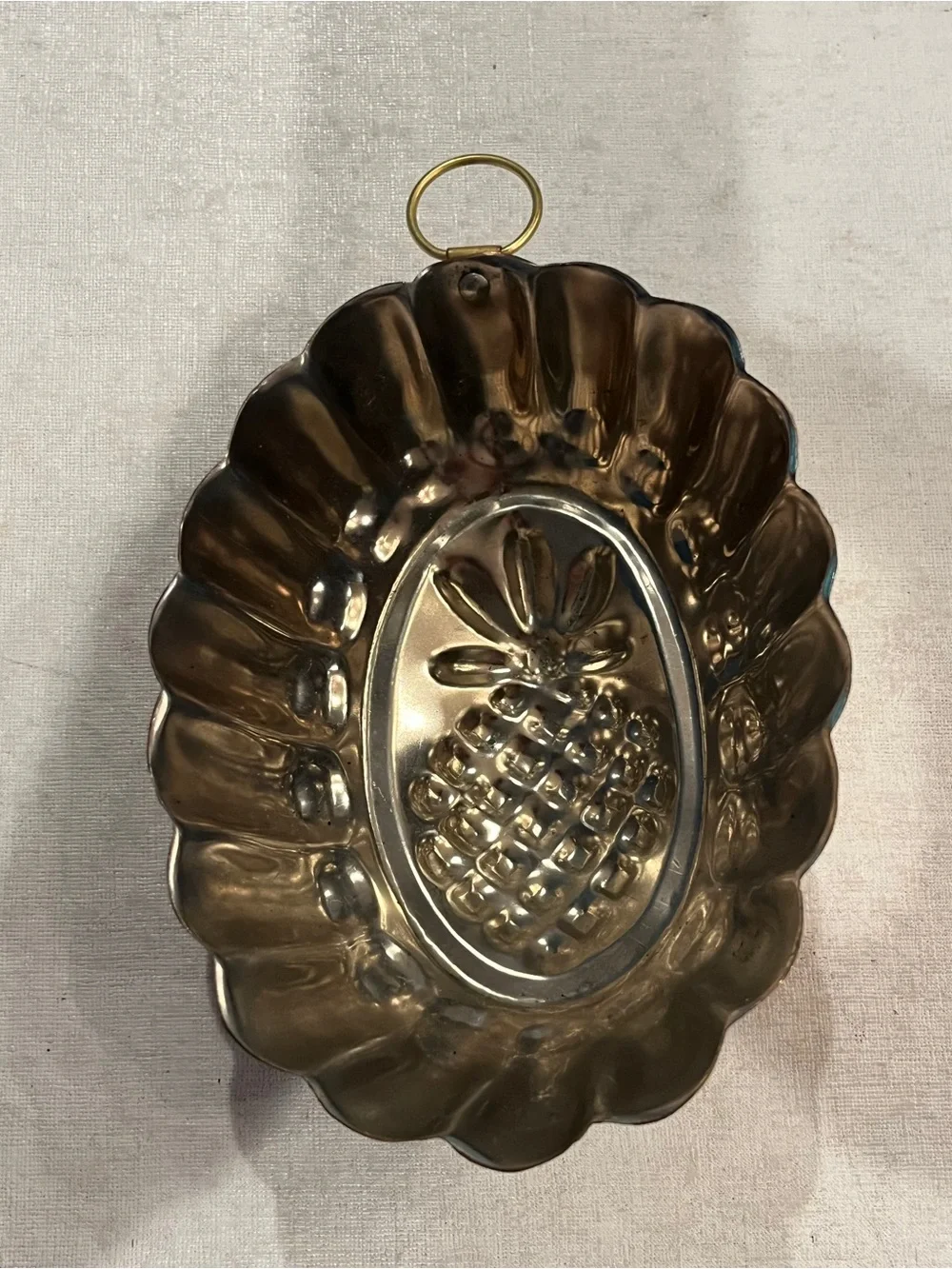 Vintage style Copper Pineapple Hanging Mold. So southern farmhouse!